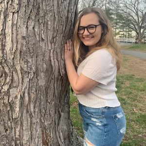 Meet your Posher, Noelle